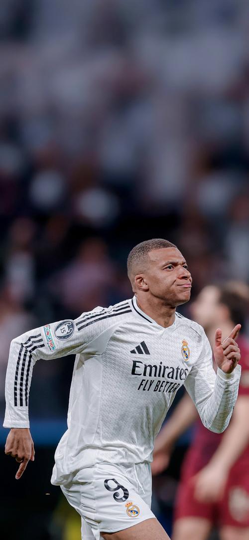 坐镇中场，指挥调度🪄让我们一起继续创造新的历史⭐