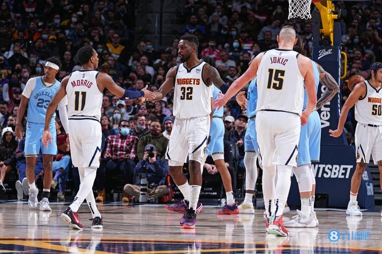 双少恩怨局！生涯交手19次，威少得到426分166板164助，杜兰特呢？