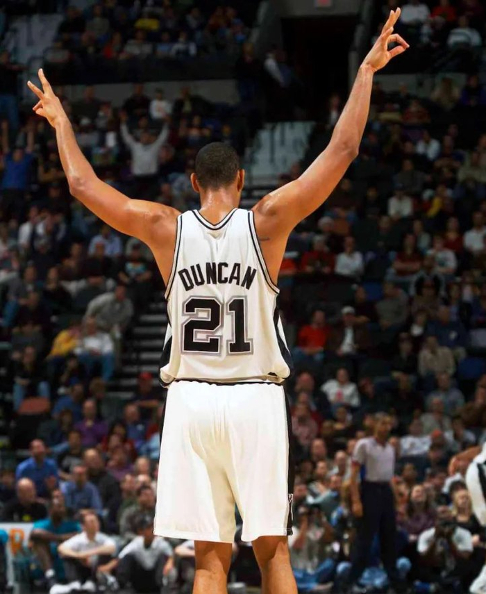 [NBA-湖人] 湖人91-107马刺！东契奇谈詹姆斯承认一事实