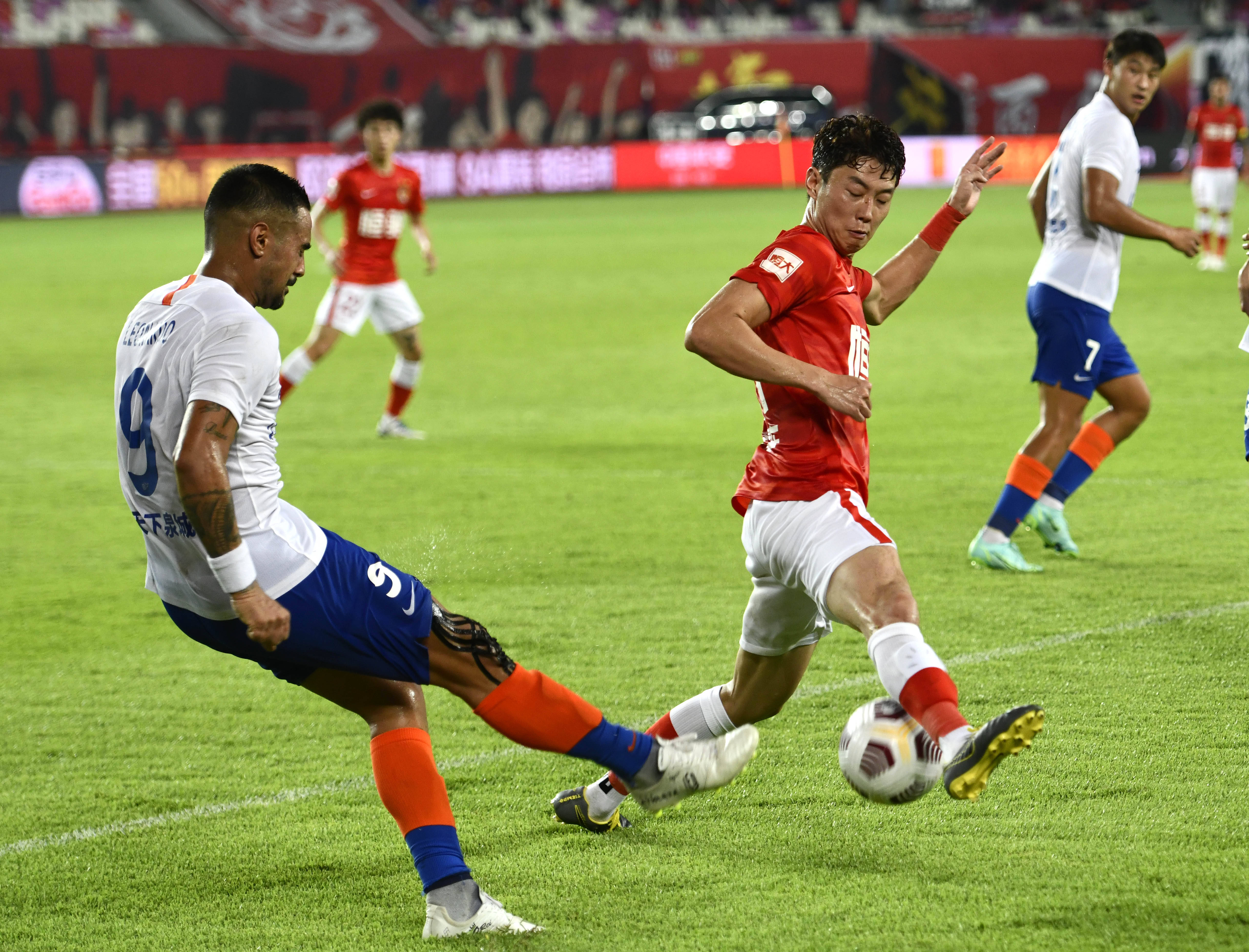 弗罗因德：对诺伊尔的未来我们并不着急；拜仁确实联系过安东尼